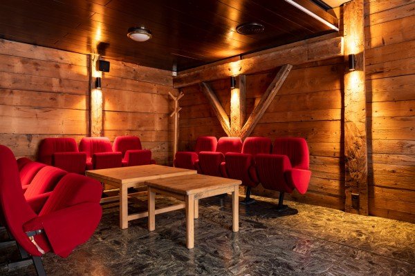 Peanut Mountain Lodge