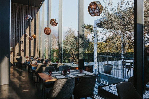 Blu Restaurant & Lounge