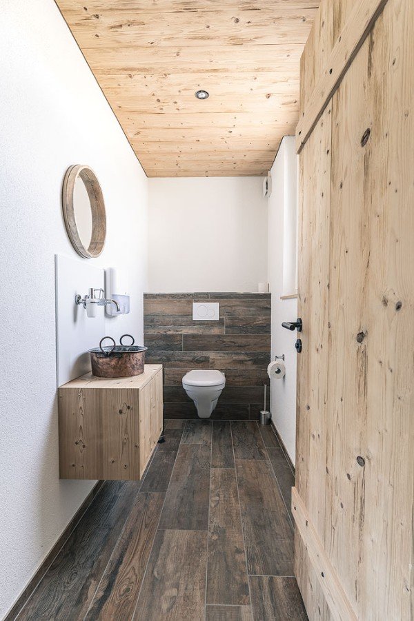 Swiss Cheese Factory / Chässtübli