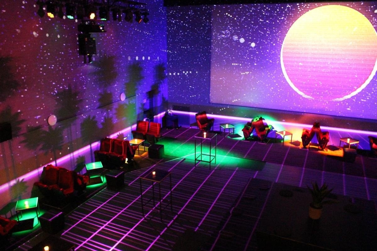 Moderne Bar & Karussell