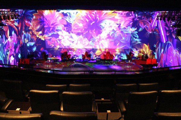 Moderne Bar & Karussell