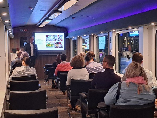 Extrazüge SBB Roter Doppelpfeil und Salon suisse»