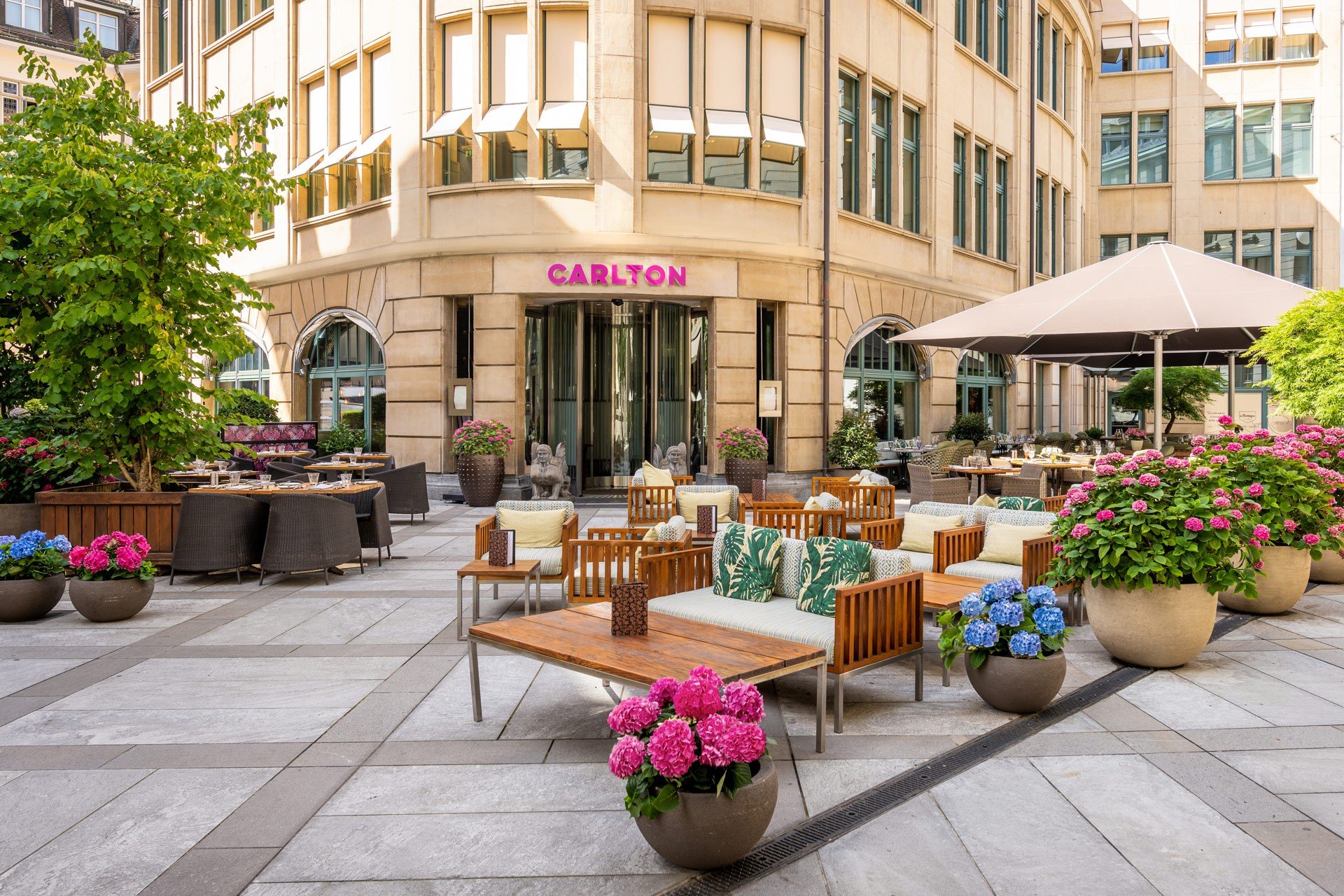 Carlton Restaurant & Bar