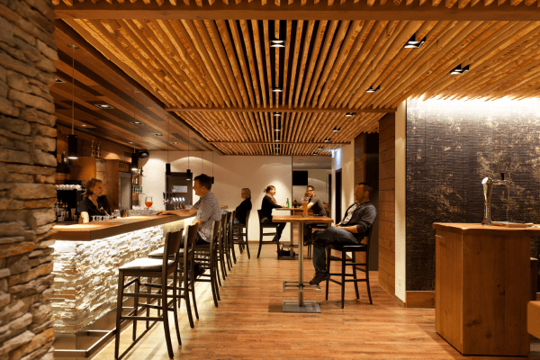 roots BAR CAFE LOUNGE