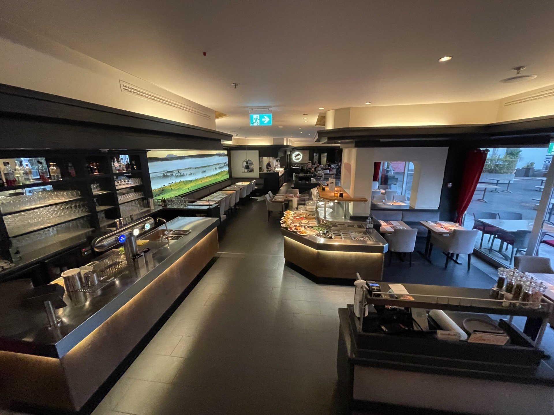 TENDER & LOINS Steakhouse