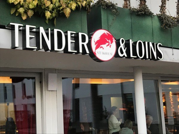 TENDER & LOINS Steakhouse