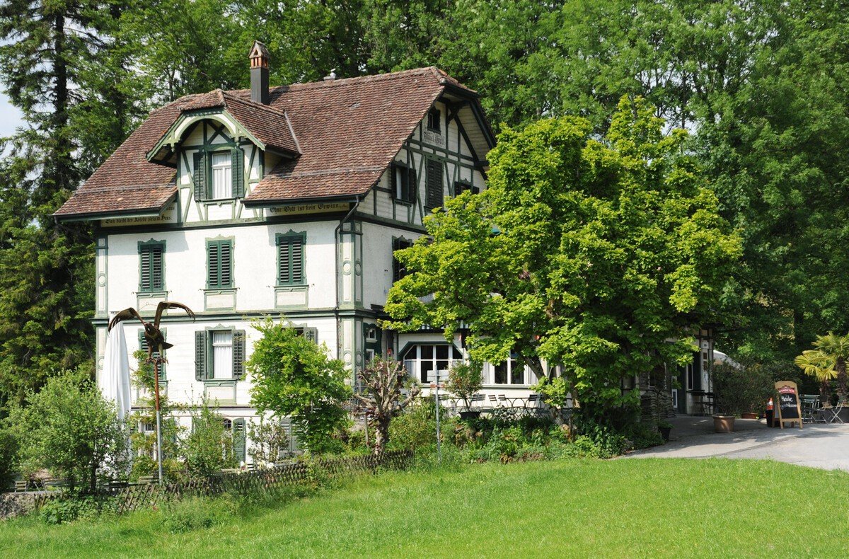 WALDRESTAURANT Höllgrotten Baar