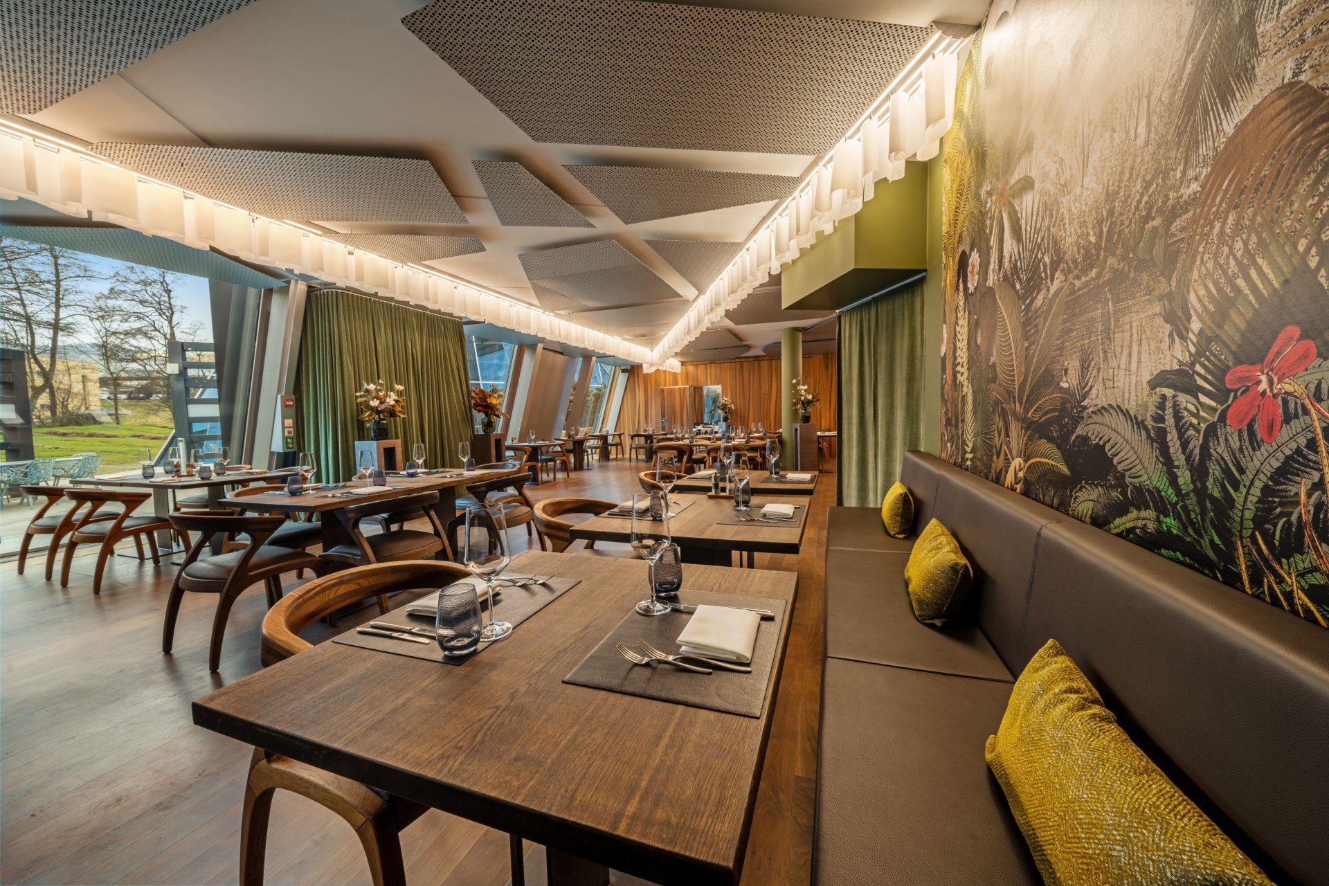 Restaurant Allen`s Table at Pyramide