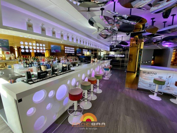Bars & Clubs, Zanzibar Café & Lounge