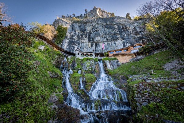 Erlebnislocations, Restaurant Stein & Sein, by St. Beatus-Höhlen