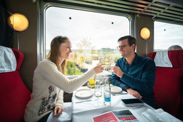 Extrazüge SBB Roter Doppelpfeil und Salon suisse»