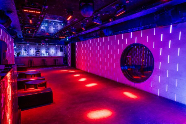 PRIVATE KARAOKELOUNGE IN ZÜRICH