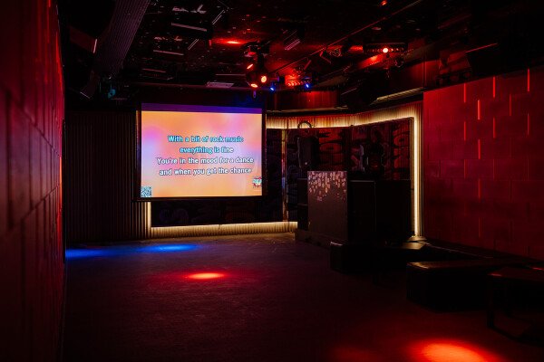 PRIVATE KARAOKELOUNGE IN ZÜRICH