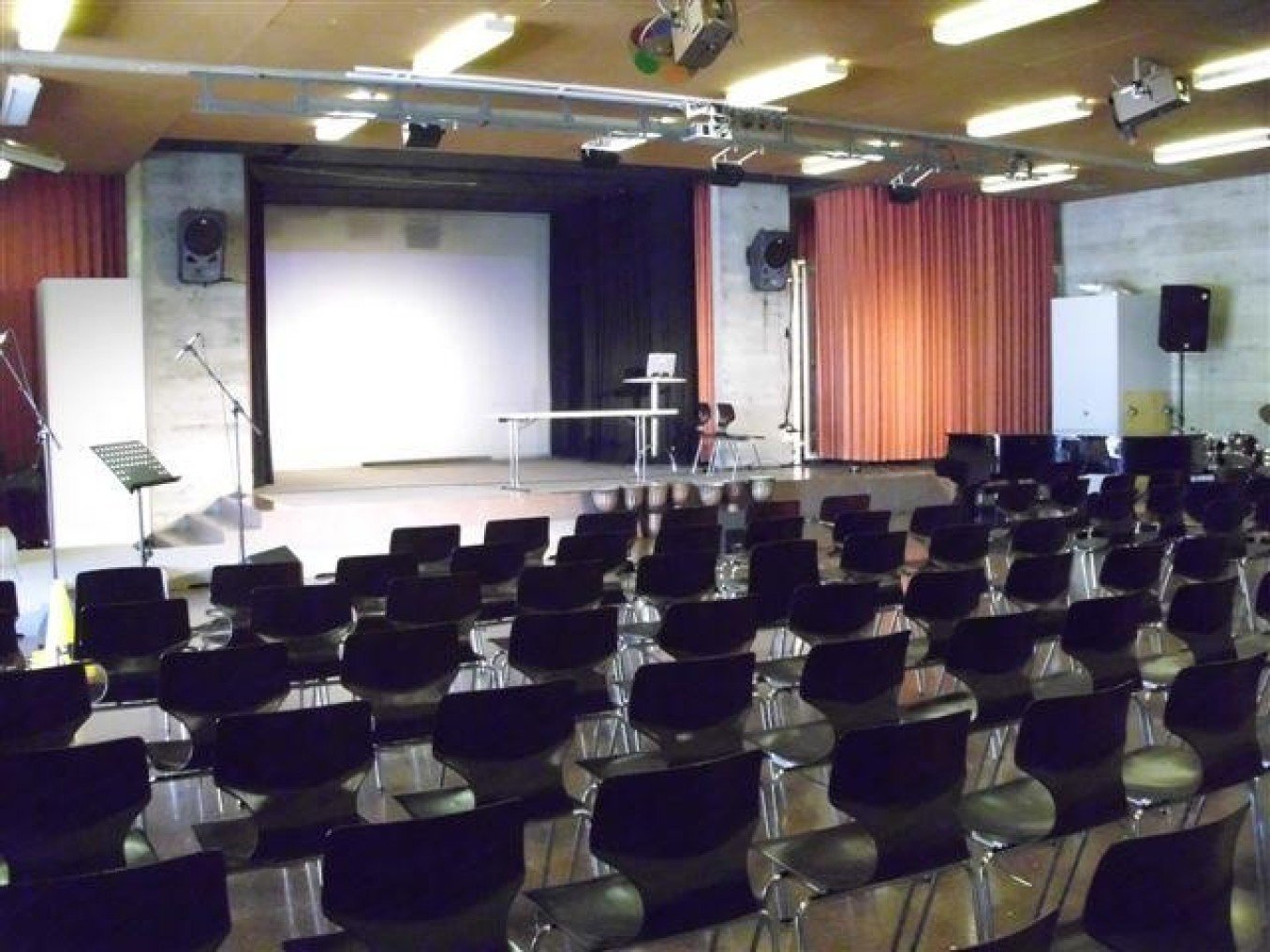 Aula Schulanlage Letten