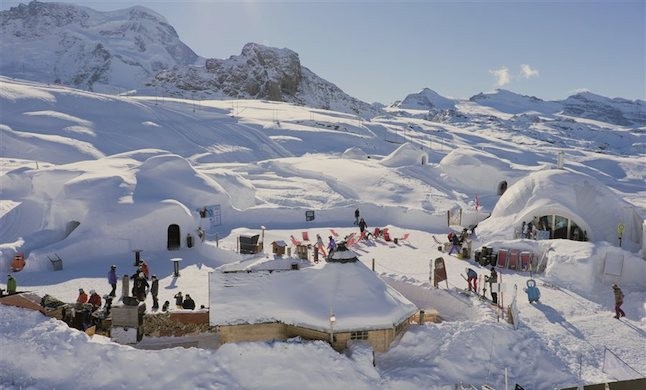 Schlafen auf einem Bett aus Eis – im Eishotel | eventlokale.ch