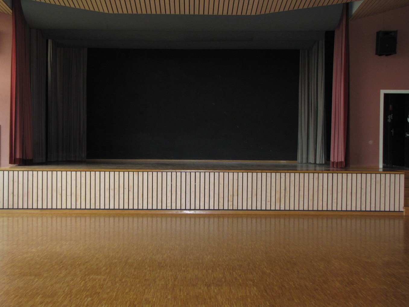 La salle du Casino La Sarraz