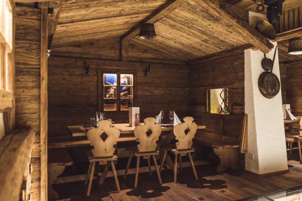Tanzbar Taverna