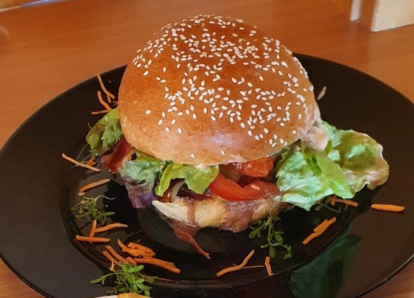 Hotel-Restaurant Emshorn- Arvenküche