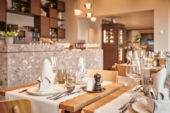 Restaurant Stein & Sein, by St. Beatus-Höhlen