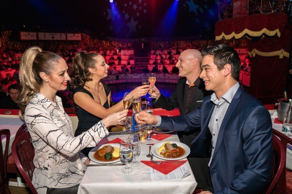 Weihnachtscircus Conelli